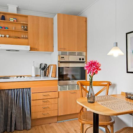 1 Bedroom Cozy Home In ריבה מראה חיצוני תמונה