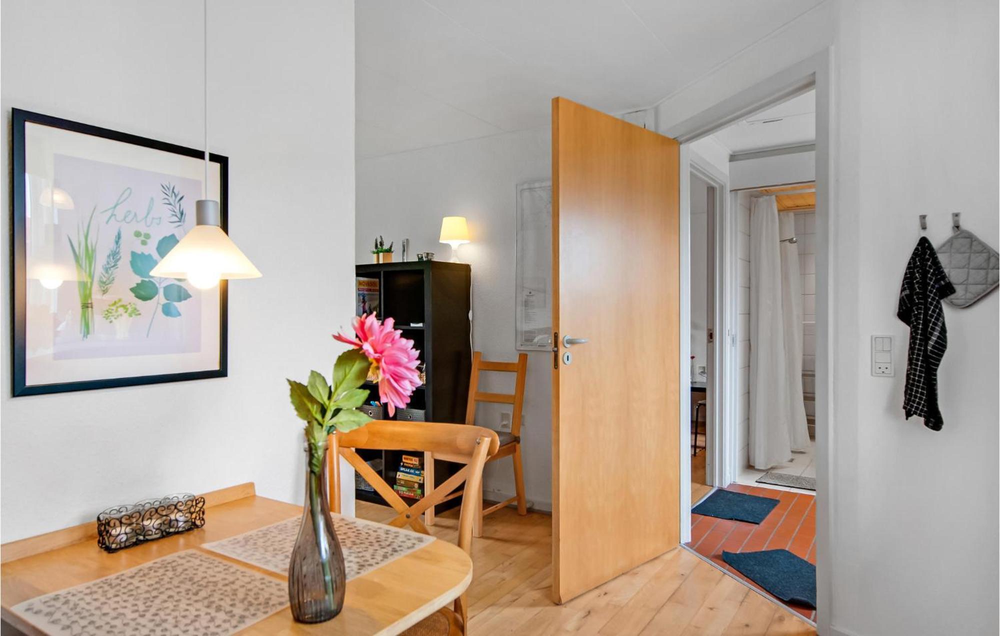 1 Bedroom Cozy Home In ריבה מראה חיצוני תמונה